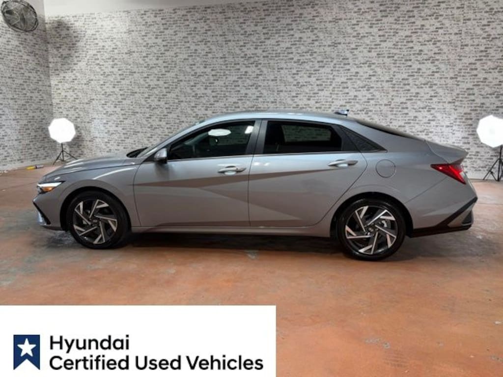 Certified 2025 Hyundai Elantra SEL Convenience Sedan