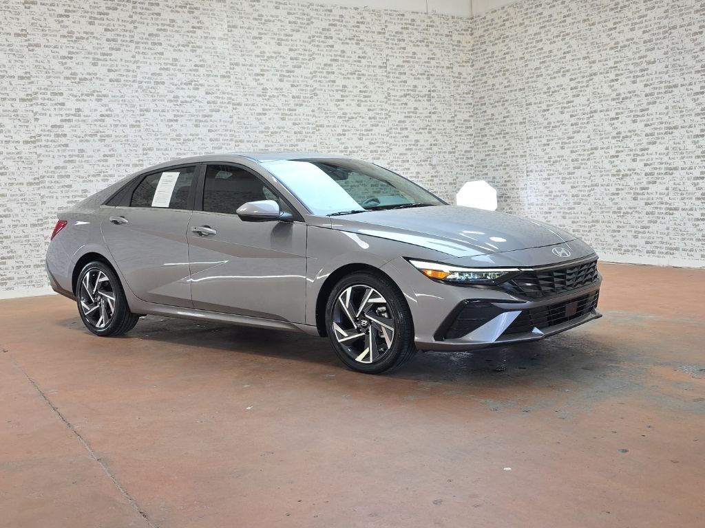 2025 Hyundai Elantra 2.0 SEL Convenience IVT's photo