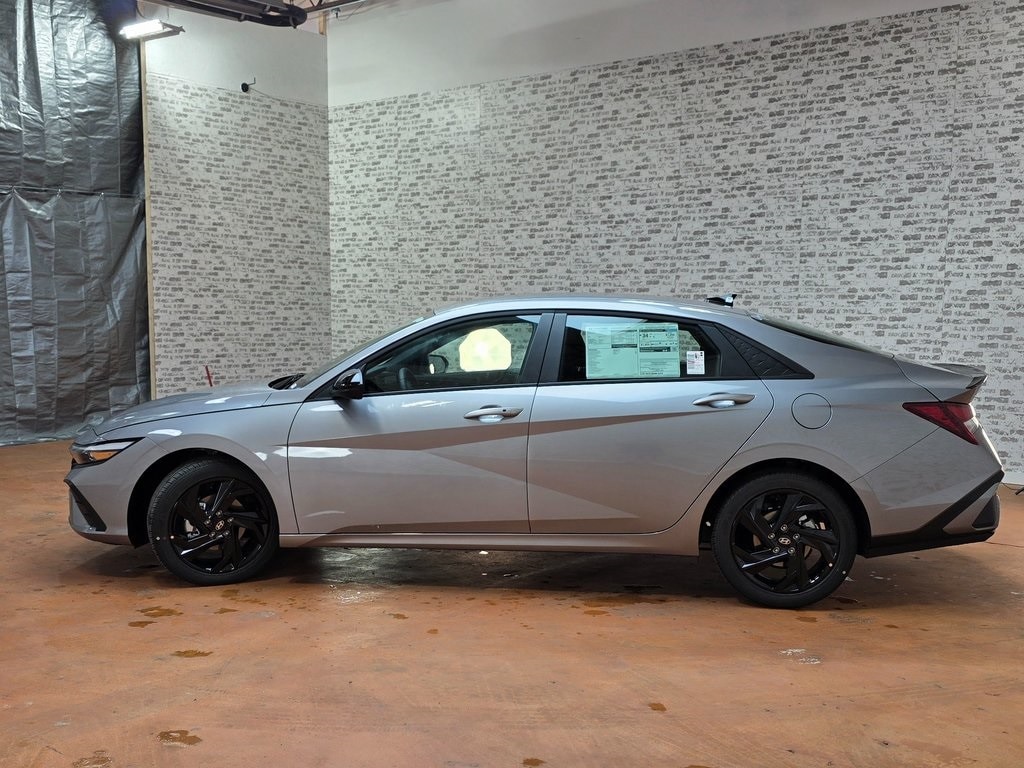 2026 Hyundai Elantra SEL Sport photo 4