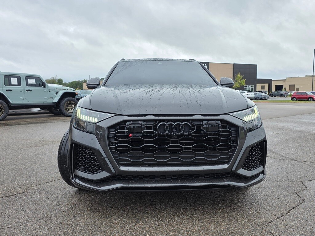 2021 Audi RS Q8 photo 2