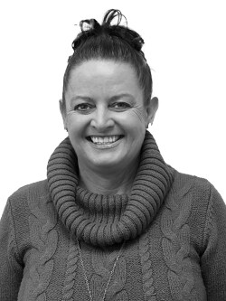 Staff member Lisa Adams from ID_cc3a74b569d3