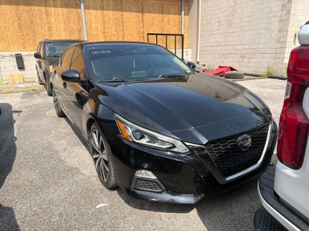 Used 2020 Nissan Altima 2.5 SR Sedan