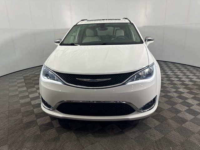 Used 2018 Chrysler Pacifica Limited with VIN 2C4RC1GGXJR194955 for sale in Columbus, IN