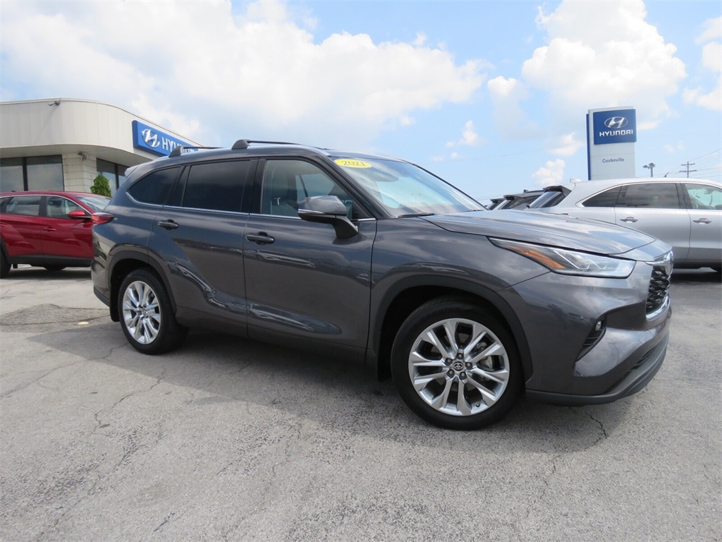 Used 2021 Toyota Highlander Limited with VIN 5TDDZRBH2MS537857 for sale in Knoxville, TN