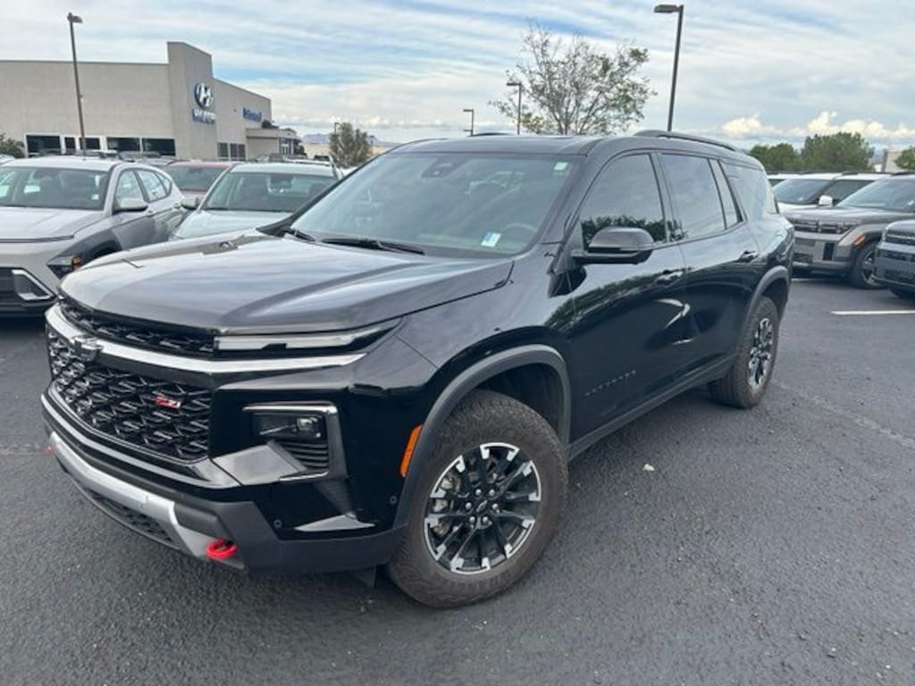 Used 2025 Chevrolet Traverse Z71 SUV
