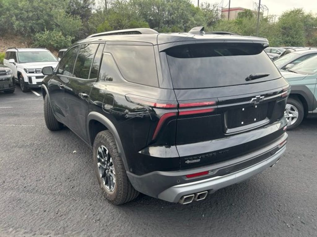 Used 2025 Chevrolet Traverse Z71 SUV
