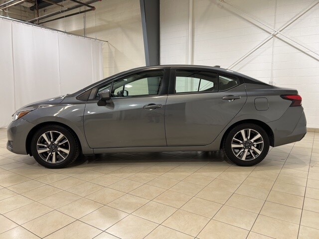 2023 Nissan Versa 1.6 SV photo 2