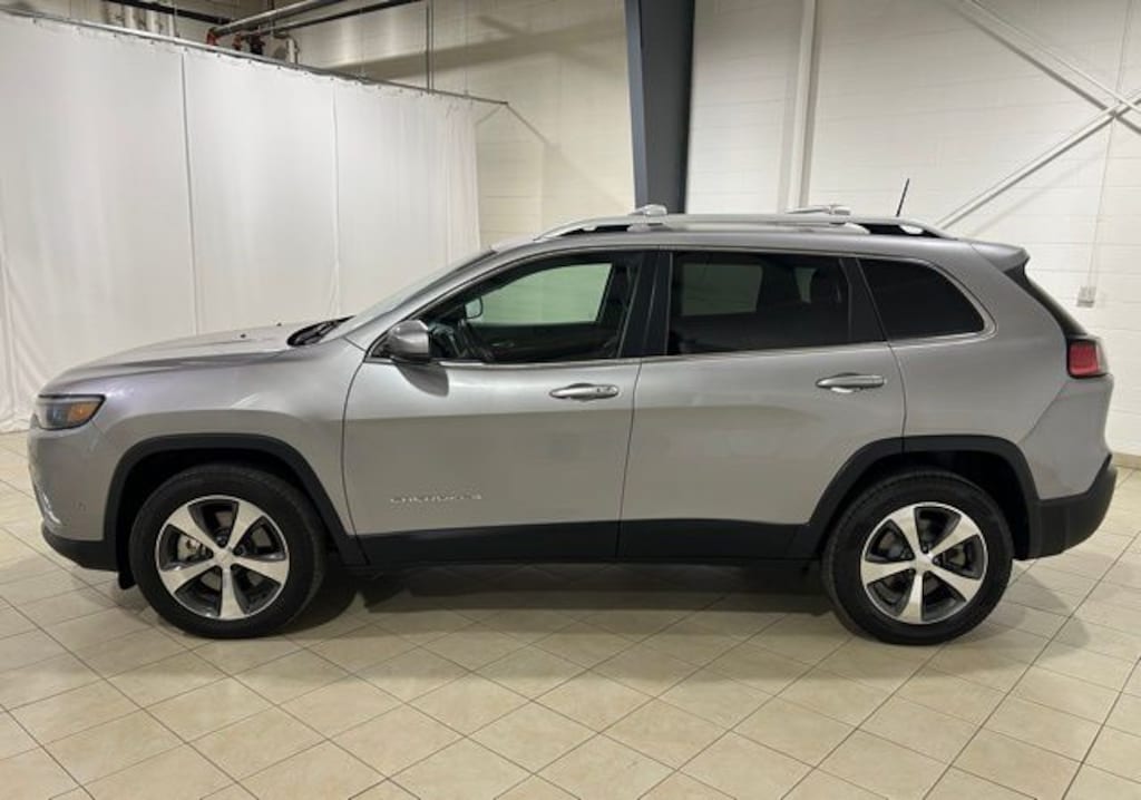 Used 2019 Jeep Cherokee Limited 4x4 SUV