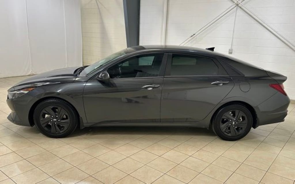 Used 2022 Hyundai Elantra SEL Sedan