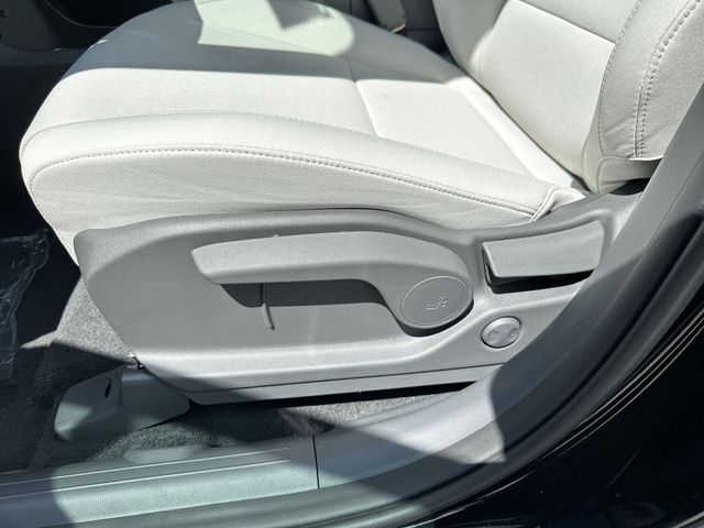 2027 Hyundai Santa Fe SE - Photo 14