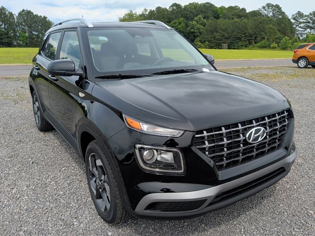 2026 Hyundai Venue SEL w/ 2-Tone Roof IVT's photo