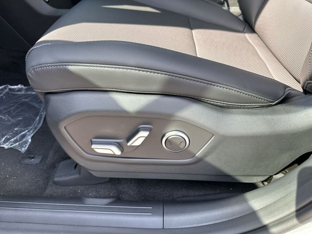 2027 Hyundai Santa Fe XRT - Photo 14