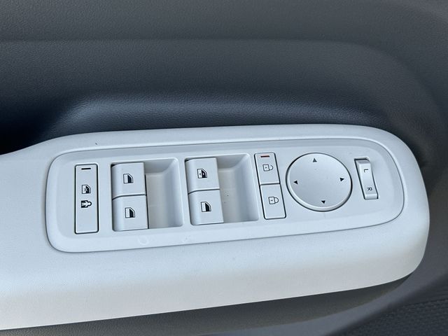2027 Hyundai Santa Fe SE - Photo 15