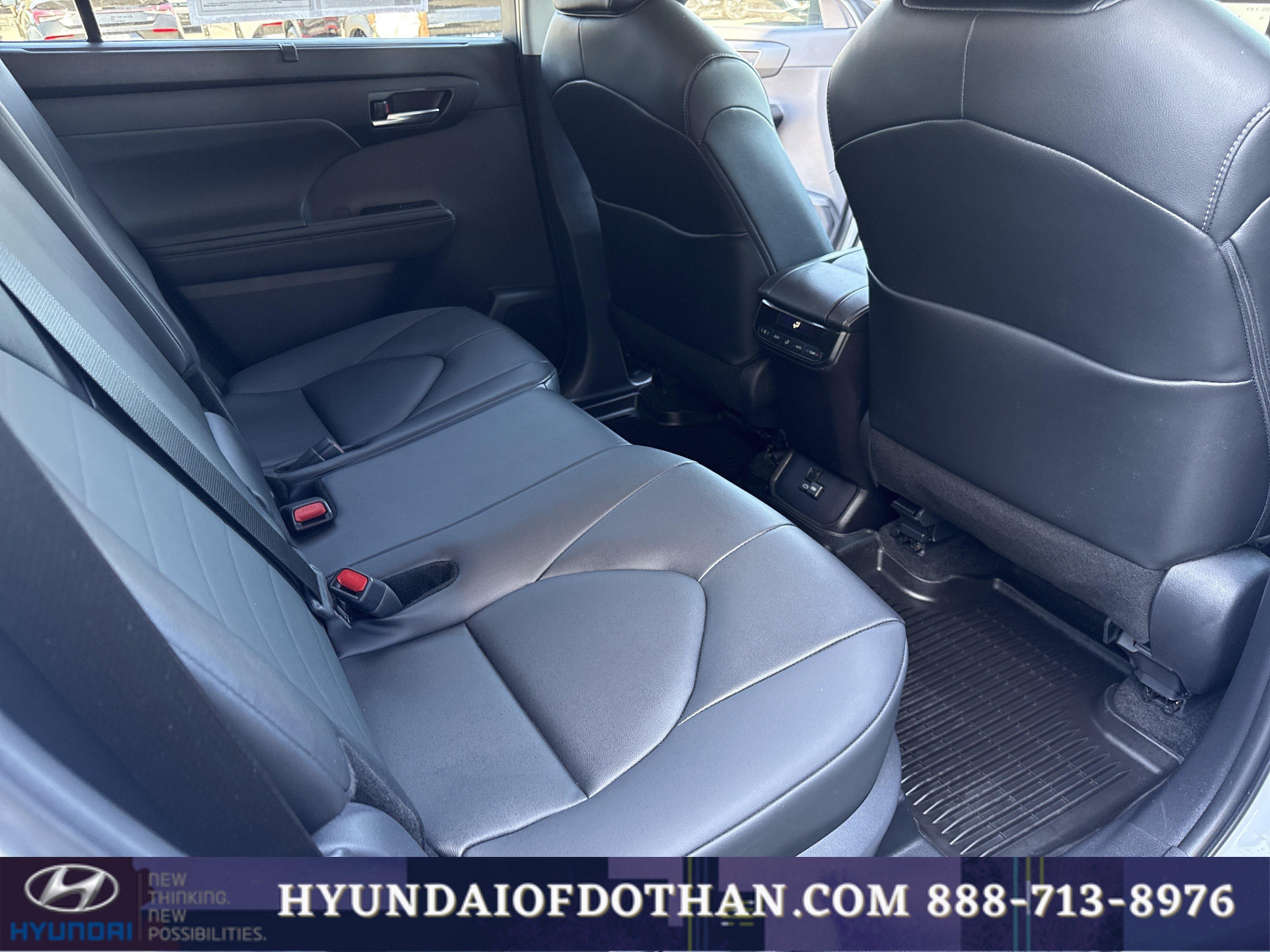 2026 Toyota Highlander XLE - Photo 14