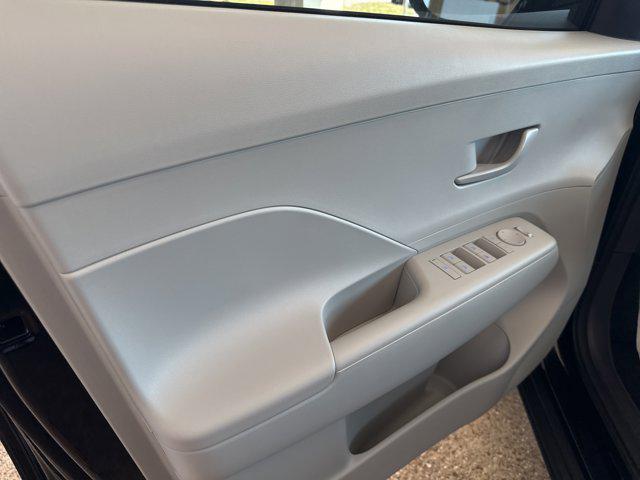 2026 Hyundai Kona SEL photo 3