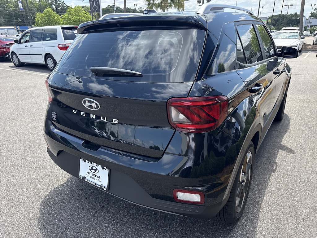 New 2026 Hyundai Venue SEL SUV