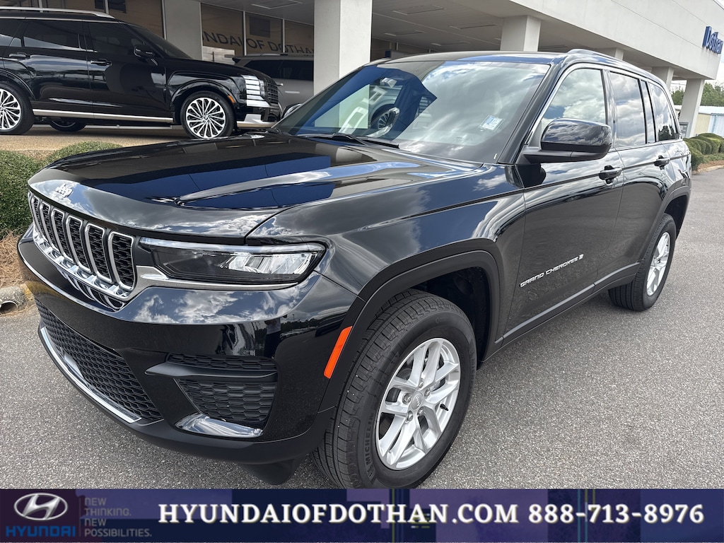 Used 2025 Jeep Grand Cherokee Laredo SUV