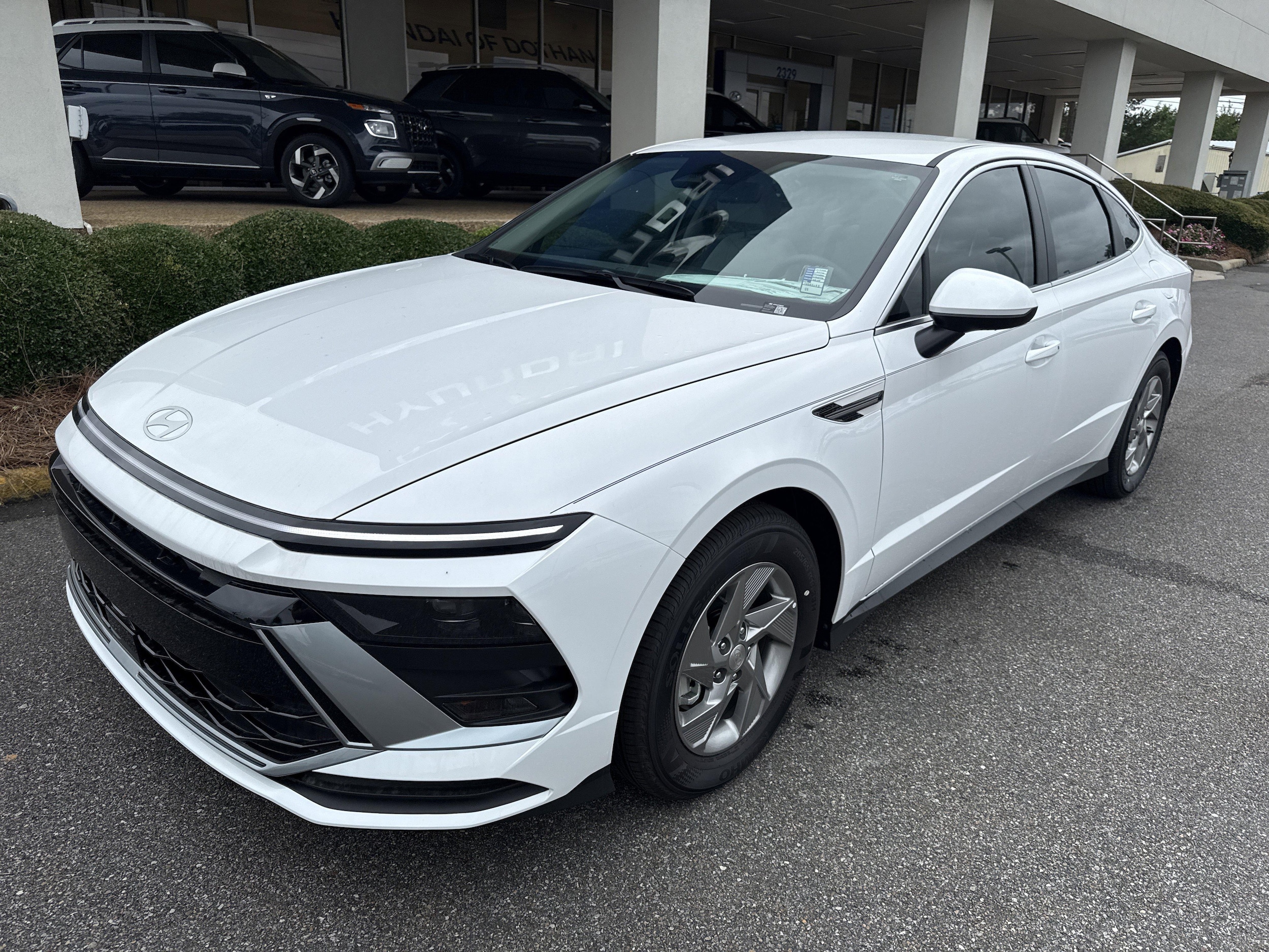 2026 Hyundai Sonata SE's photo