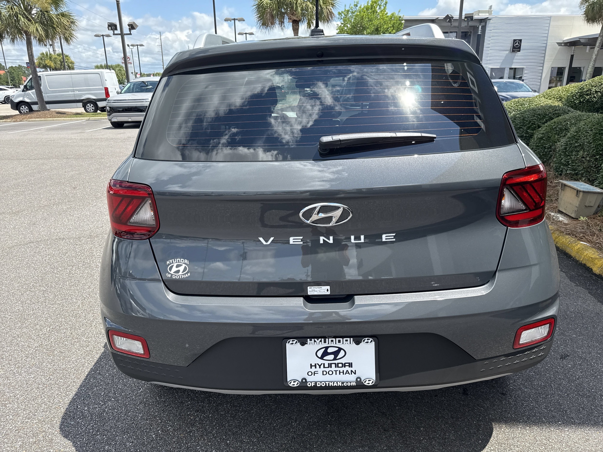 2025 Hyundai Venue SEL - Photo 3