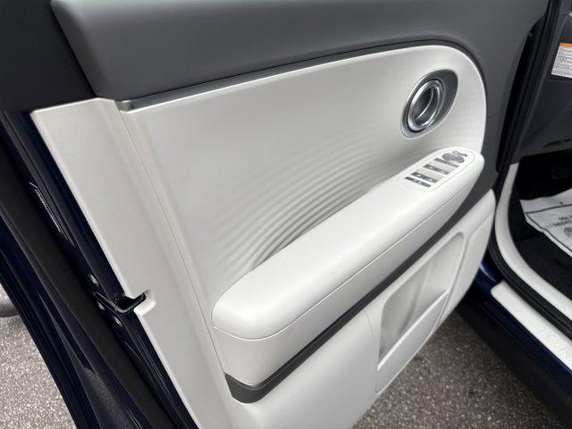 2026 Hyundai IONIQ 9 S - Photo 7