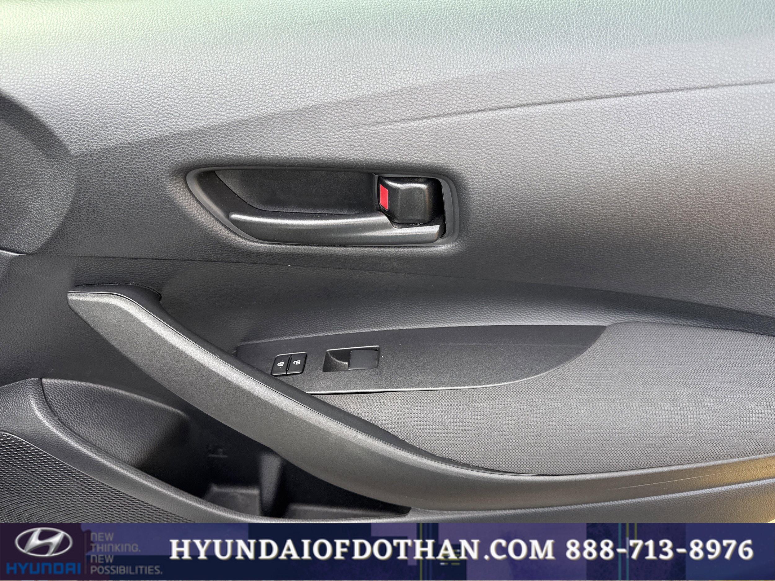 2025 Toyota Corolla LE - Photo 17