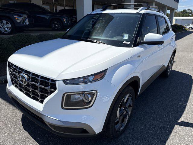 2025 Hyundai Venue SEL's photo