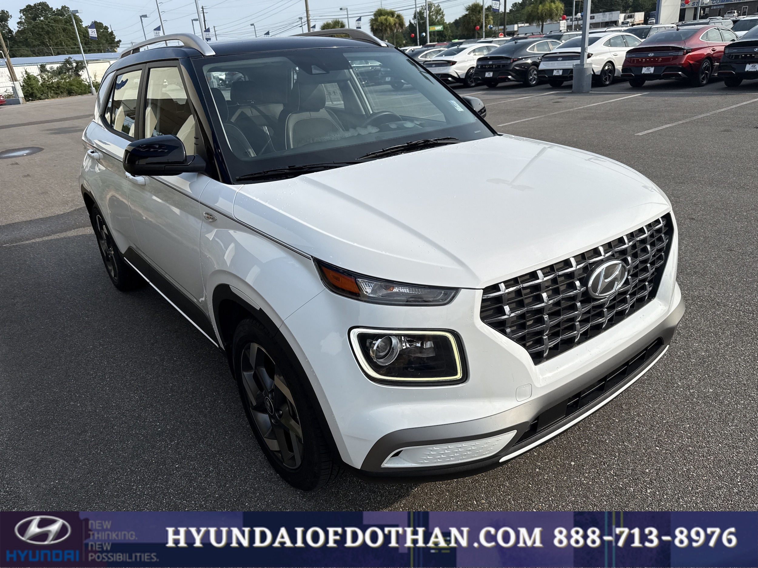 2022 Hyundai Venue Limited - Photo 6