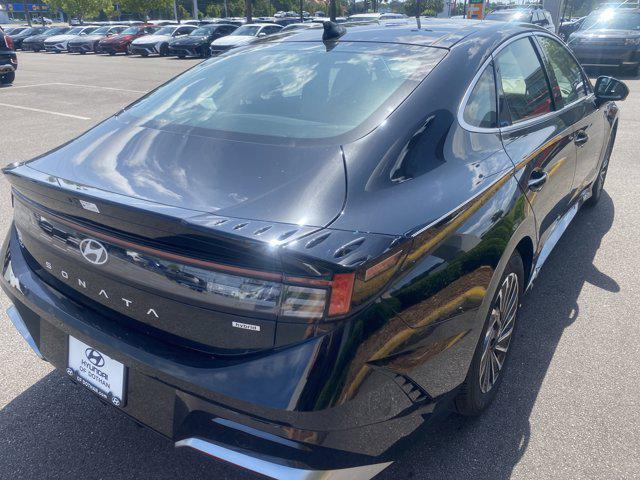 2025 Hyundai Sonata Hybrid Limited photo 4