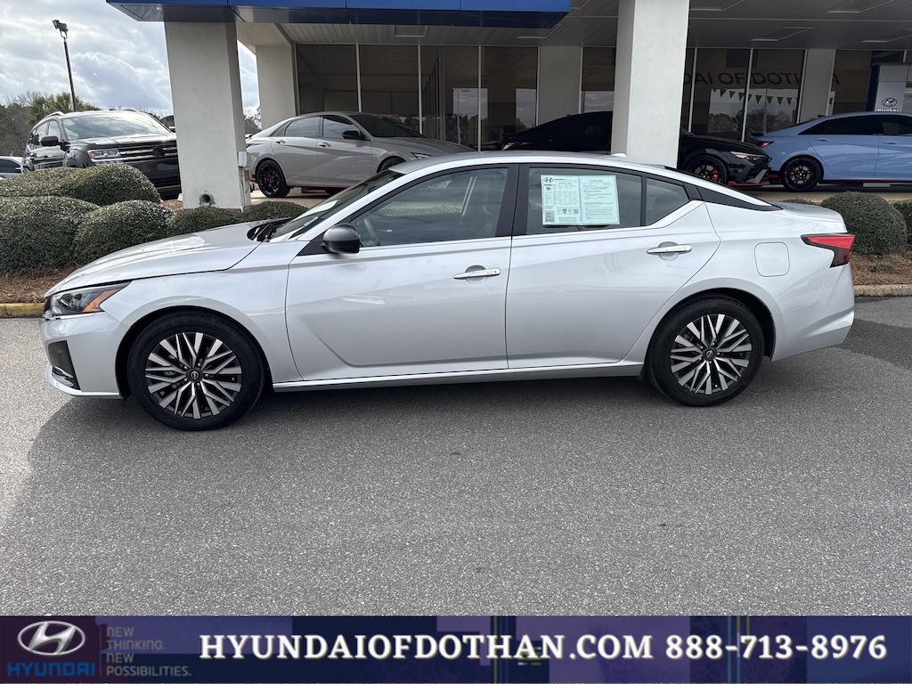 Used 2025 Nissan Altima SV Sedan