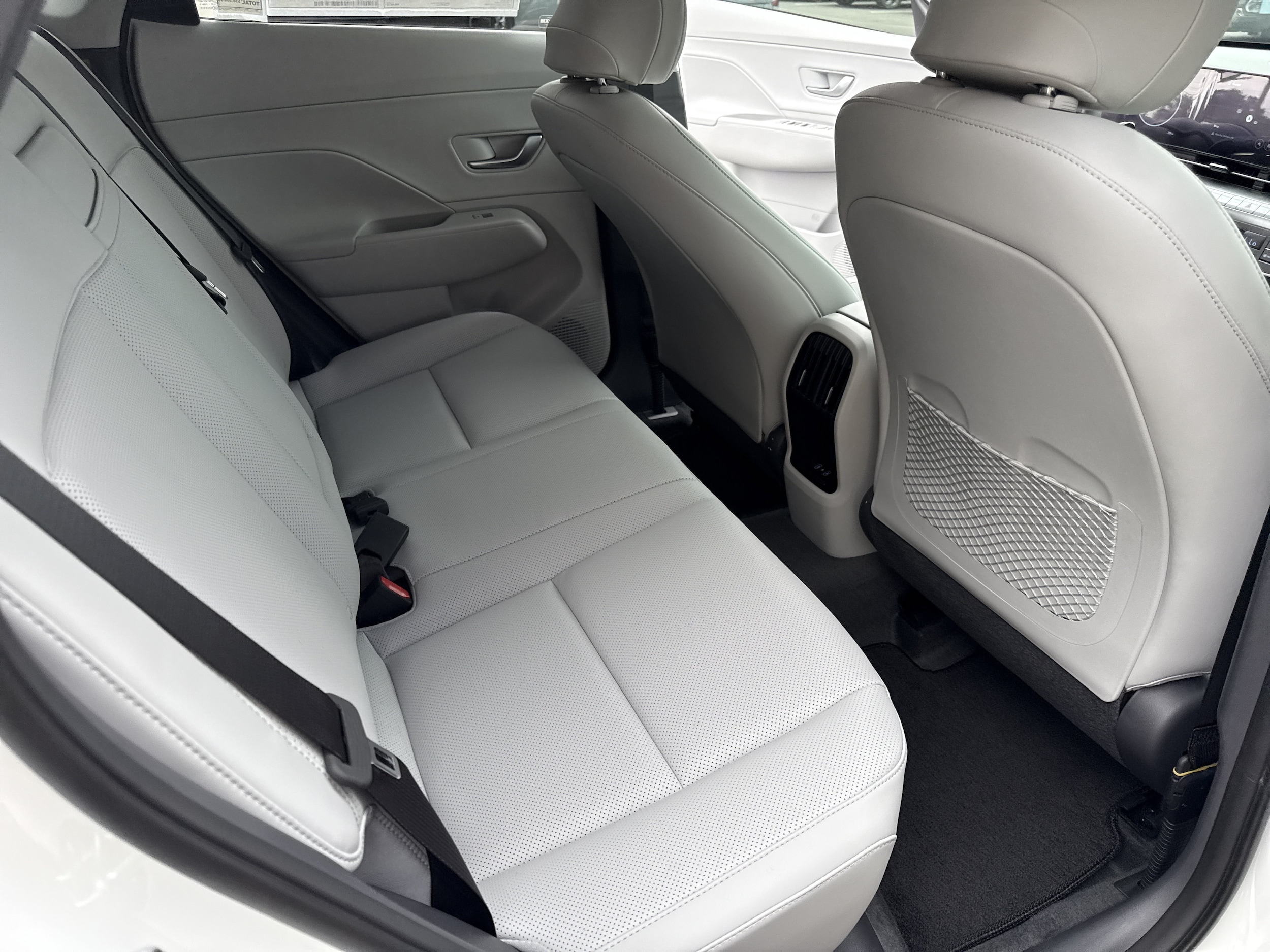 2026 Hyundai Kona Limited - Photo 13