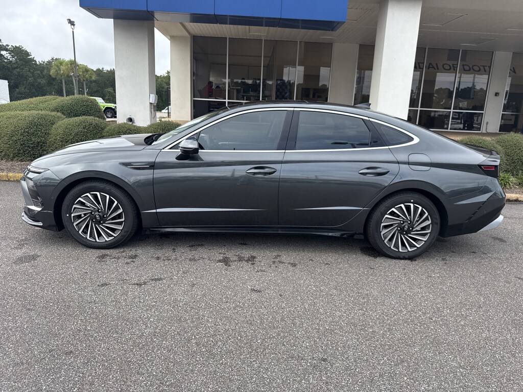 New 2026 Hyundai Sonata Hybrid Limited Sedan