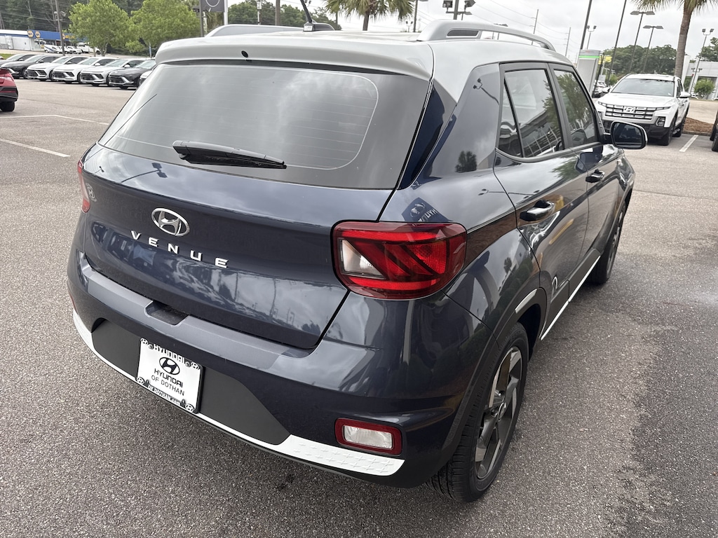 New 2026 Hyundai Venue SEL w/Two-Tone Roof SUV