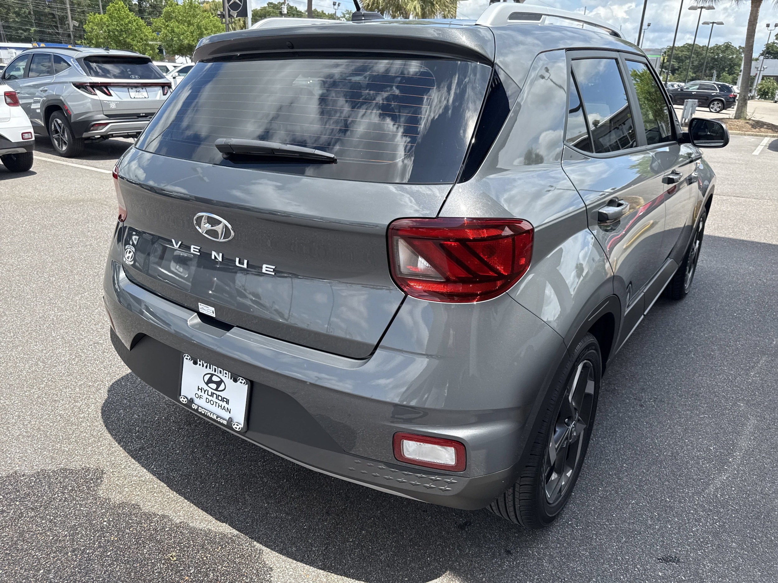 2025 Hyundai Venue SEL - Photo 4