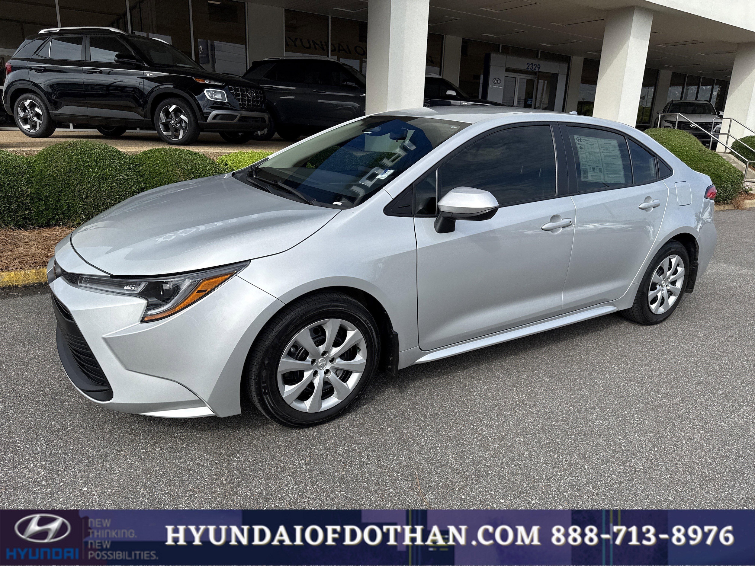 2025 Toyota Corolla LE CVT's photo