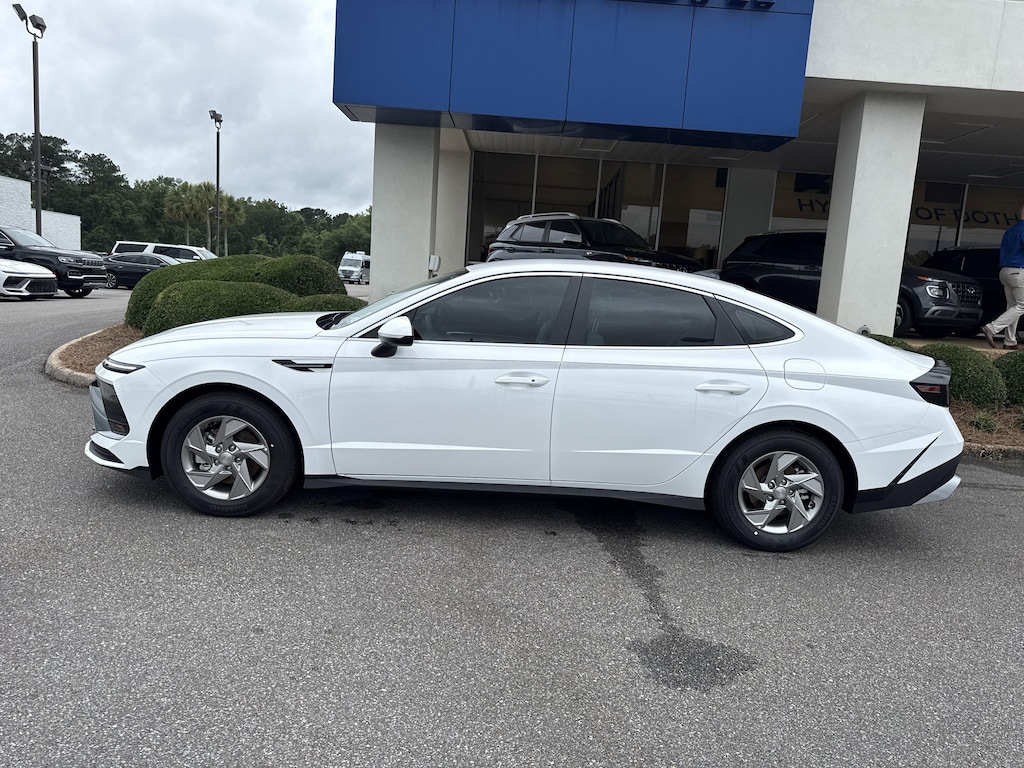 New 2026 Hyundai Sonata SE Sedan
