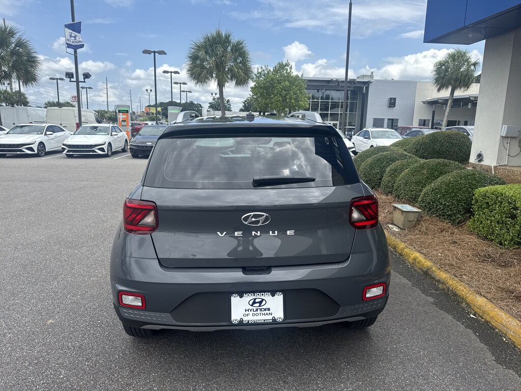 New 2026 Hyundai Venue SEL w/Two-Tone Roof SUV