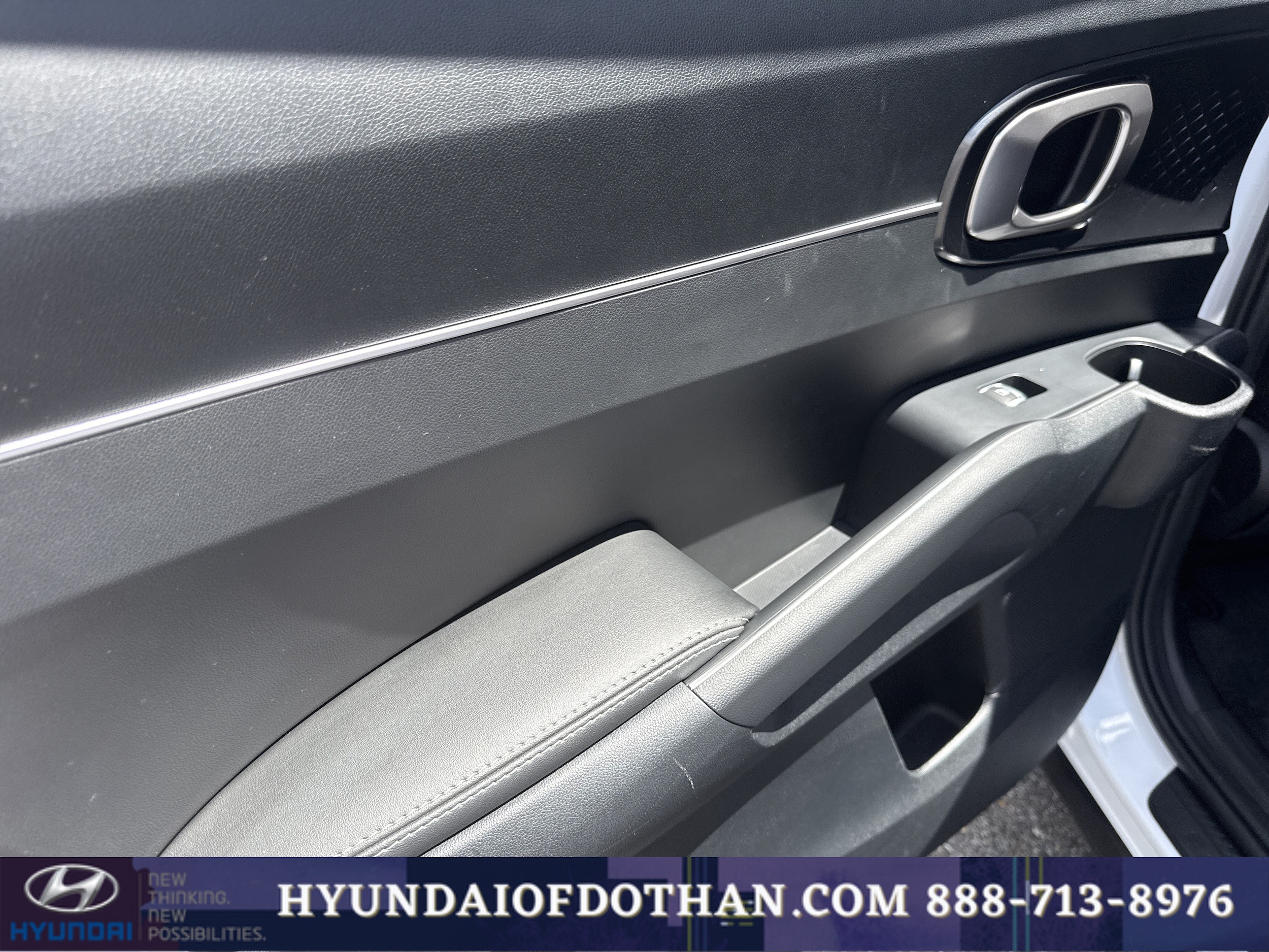 2023 Kia Sorento S - Photo 11