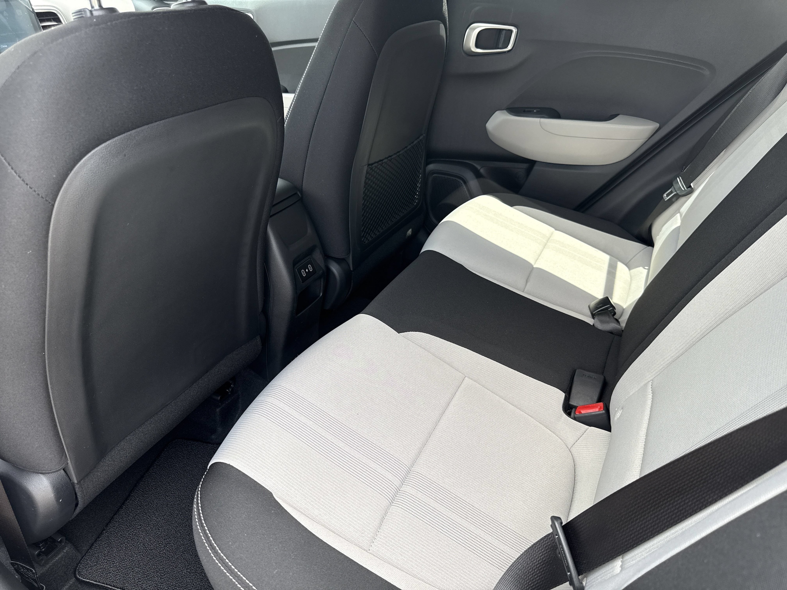 2025 Hyundai Venue SEL - Photo 13