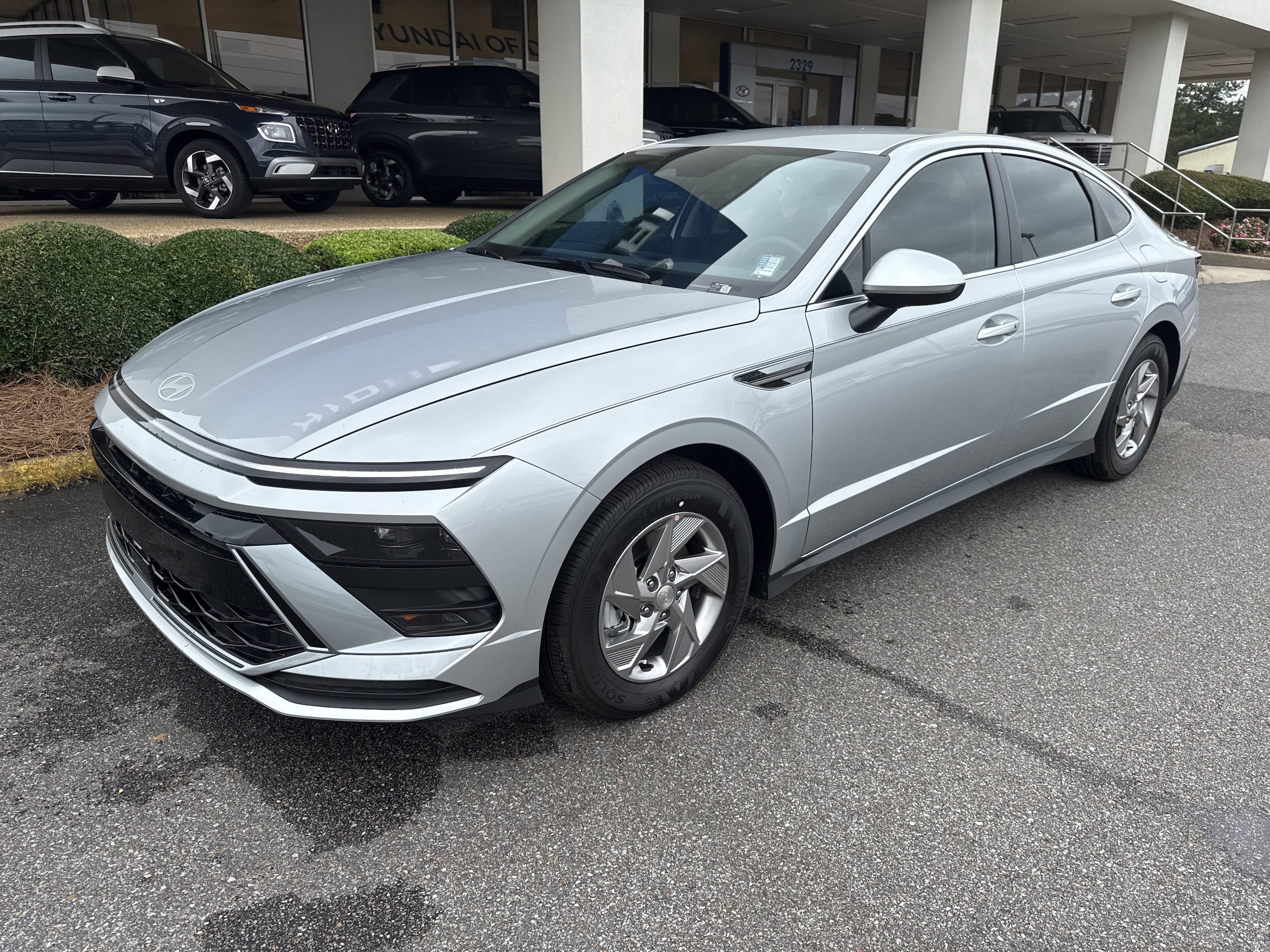 2026 Hyundai Sonata SE's photo
