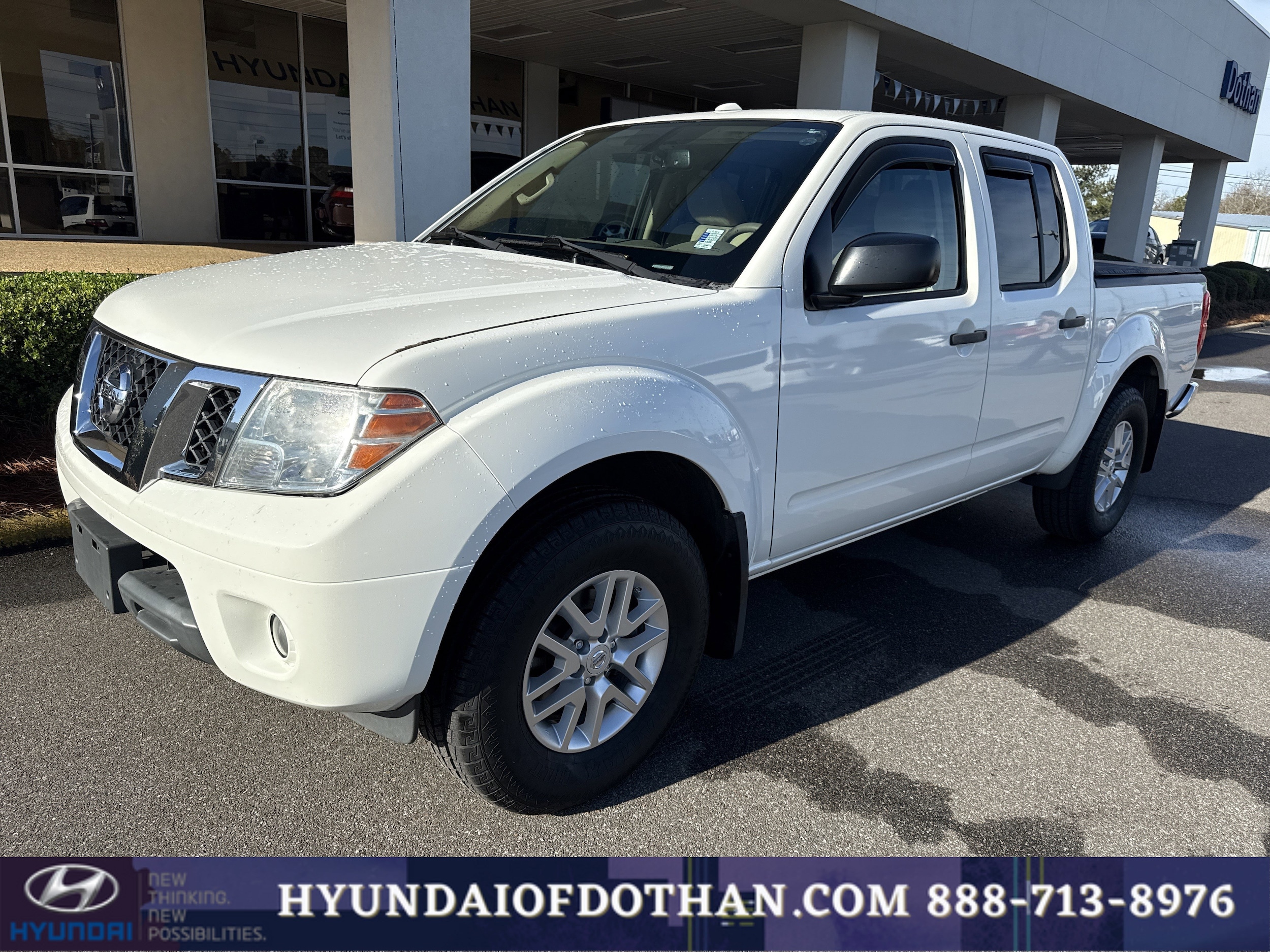 2016 Nissan Frontier SV's photo