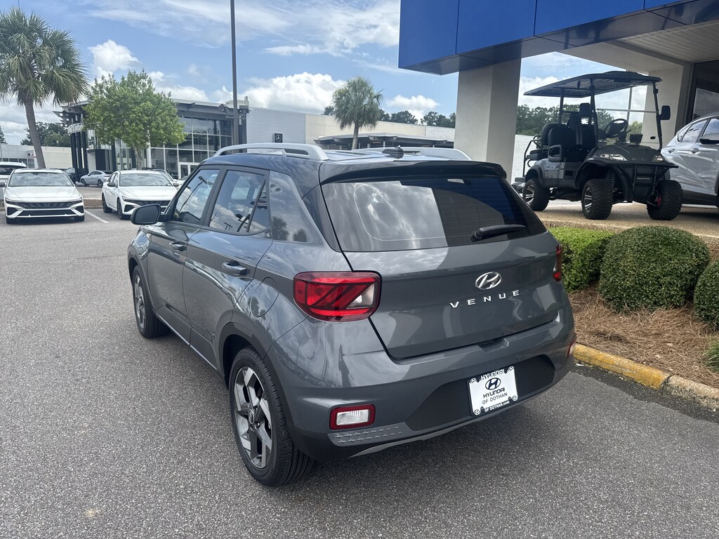 New 2026 Hyundai Venue SEL w/Two-Tone Roof SUV