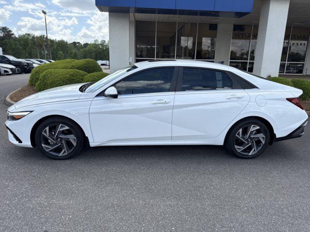 New 2026 Hyundai Elantra Limited Sedan