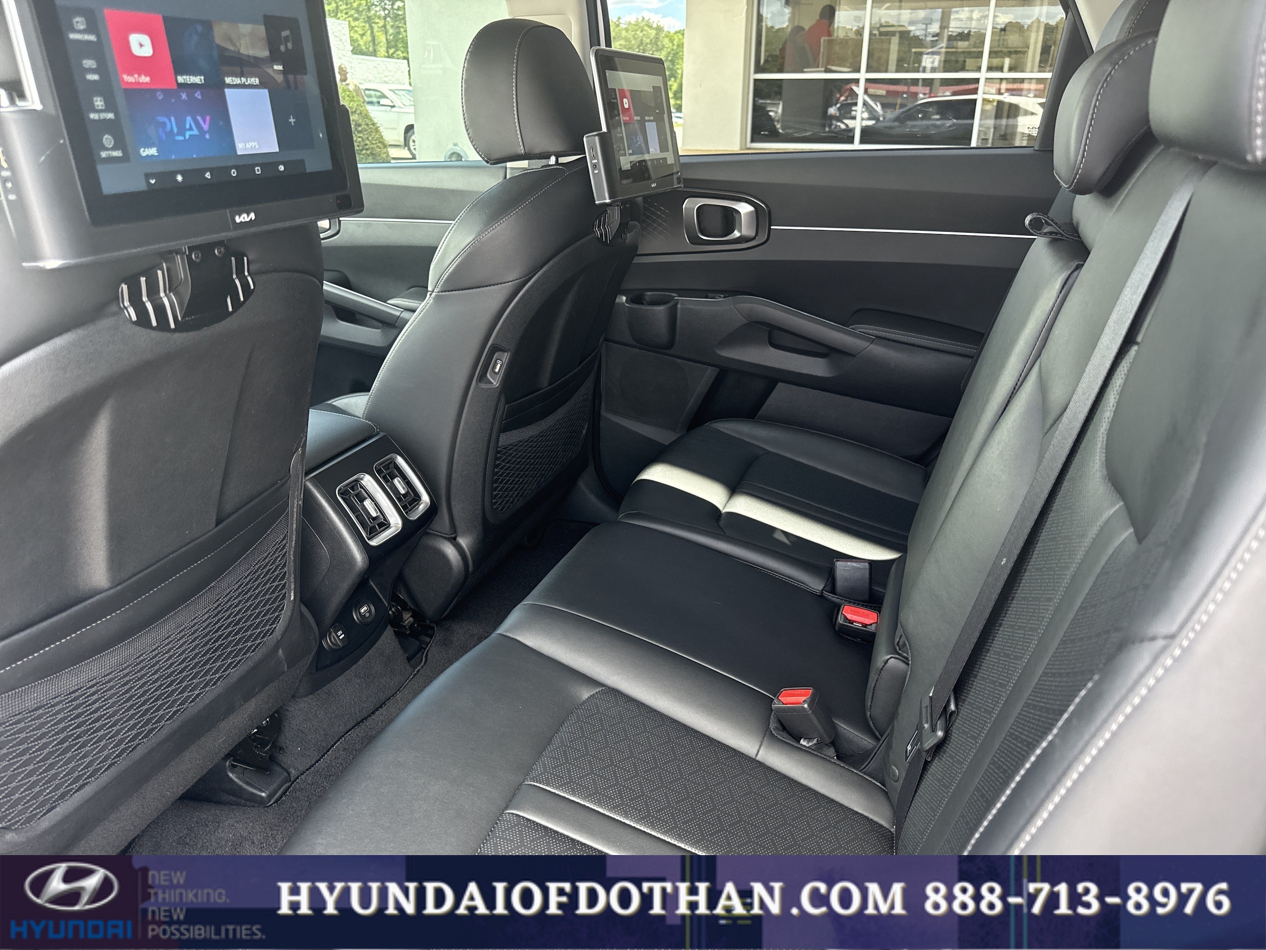 2023 Kia Sorento S - Photo 12