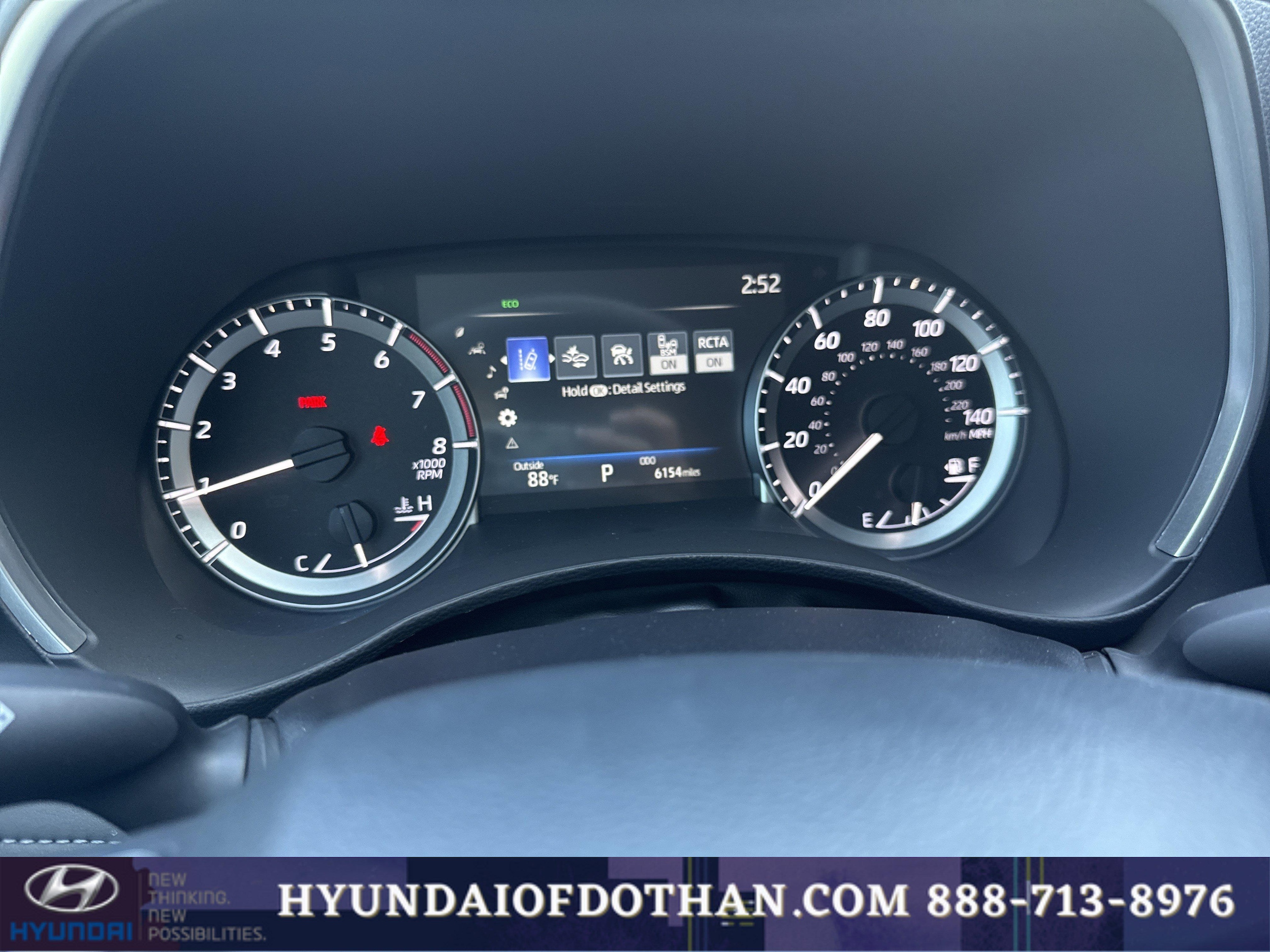 2026 Toyota Highlander XLE - Photo 8