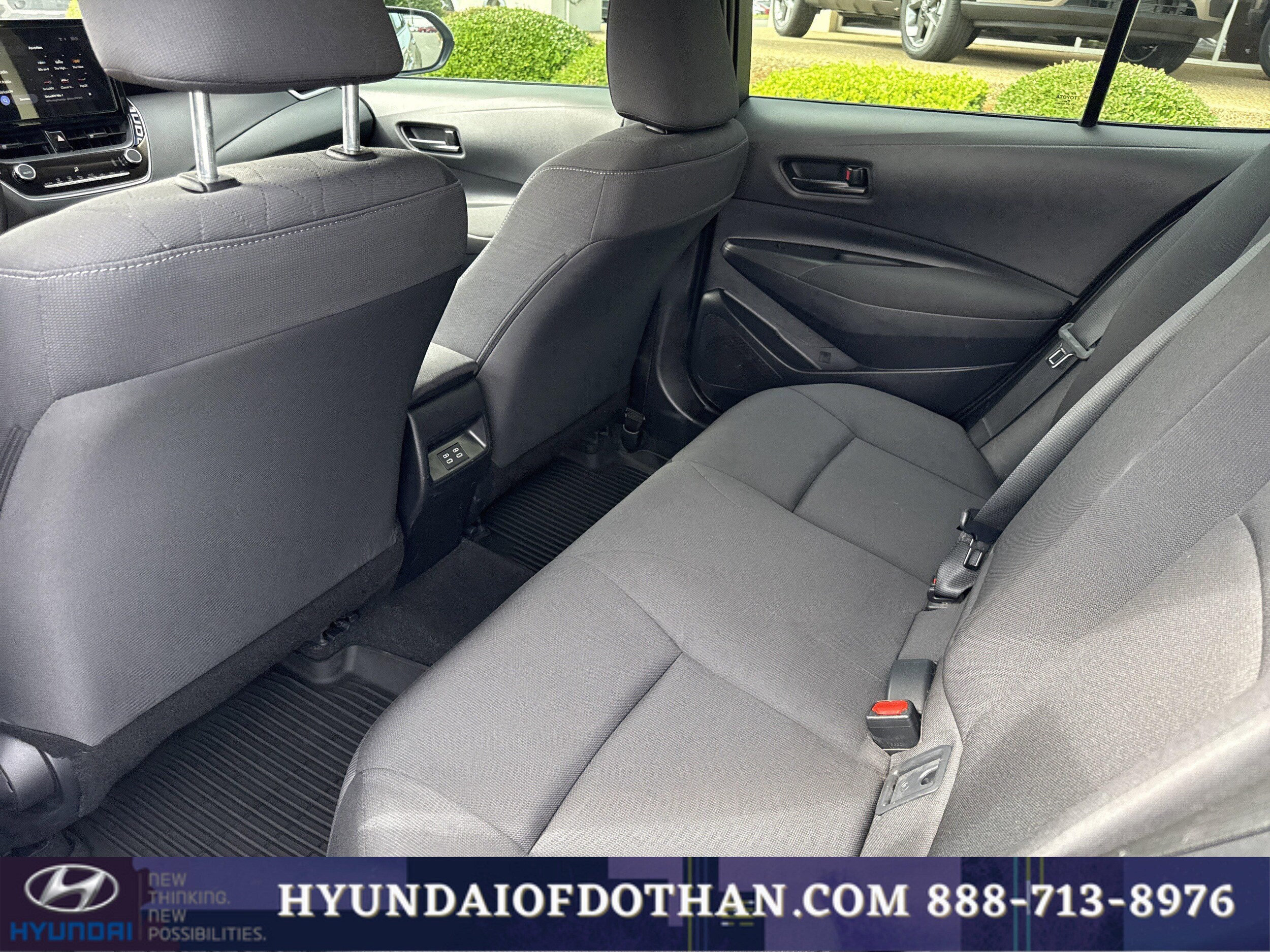 2025 Toyota Corolla LE - Photo 12