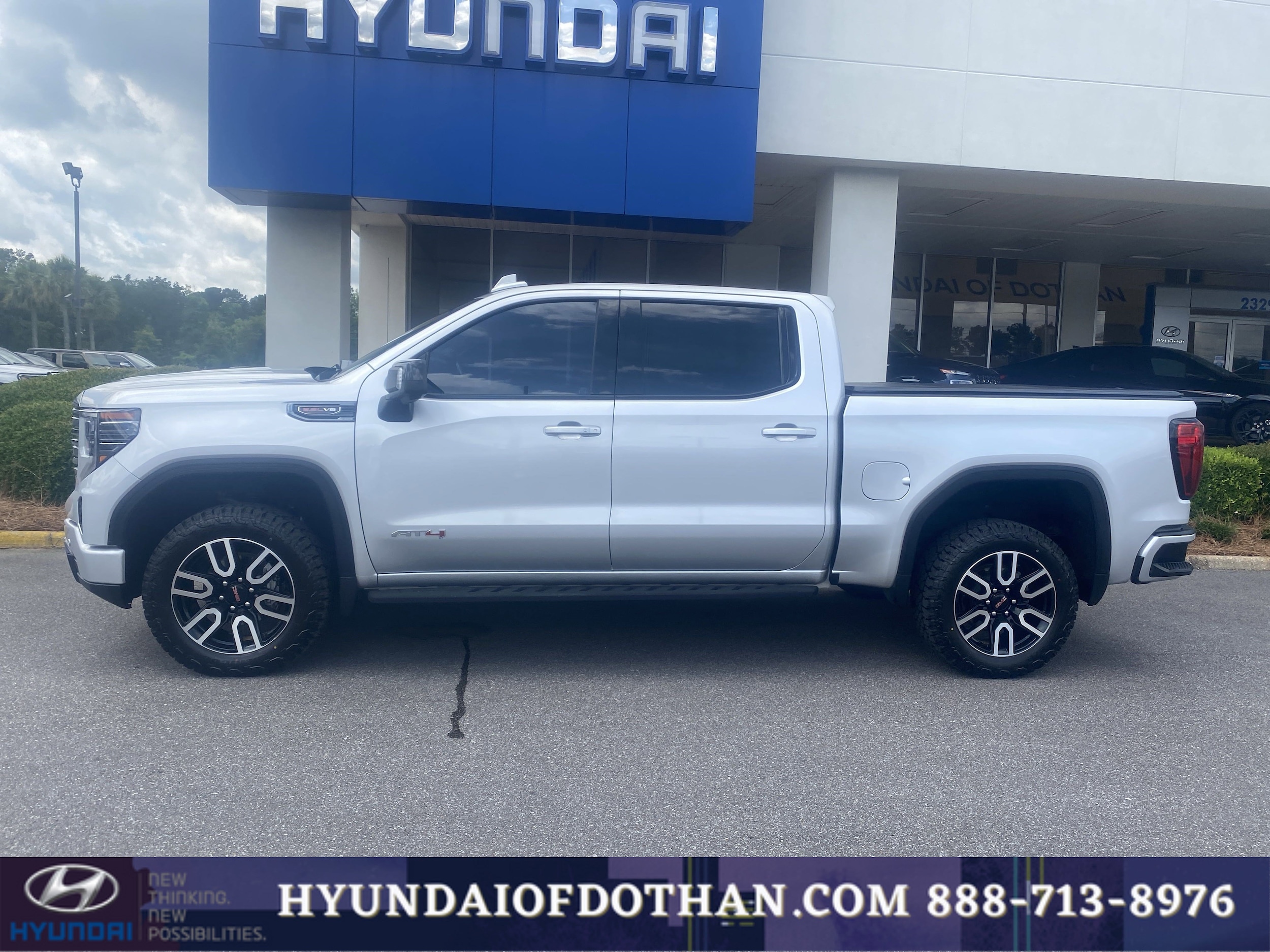 Used 2022 GMC Sierra 1500 AT4 with VIN 3GTPUEEL0NG595194 for sale in Dothan, AL