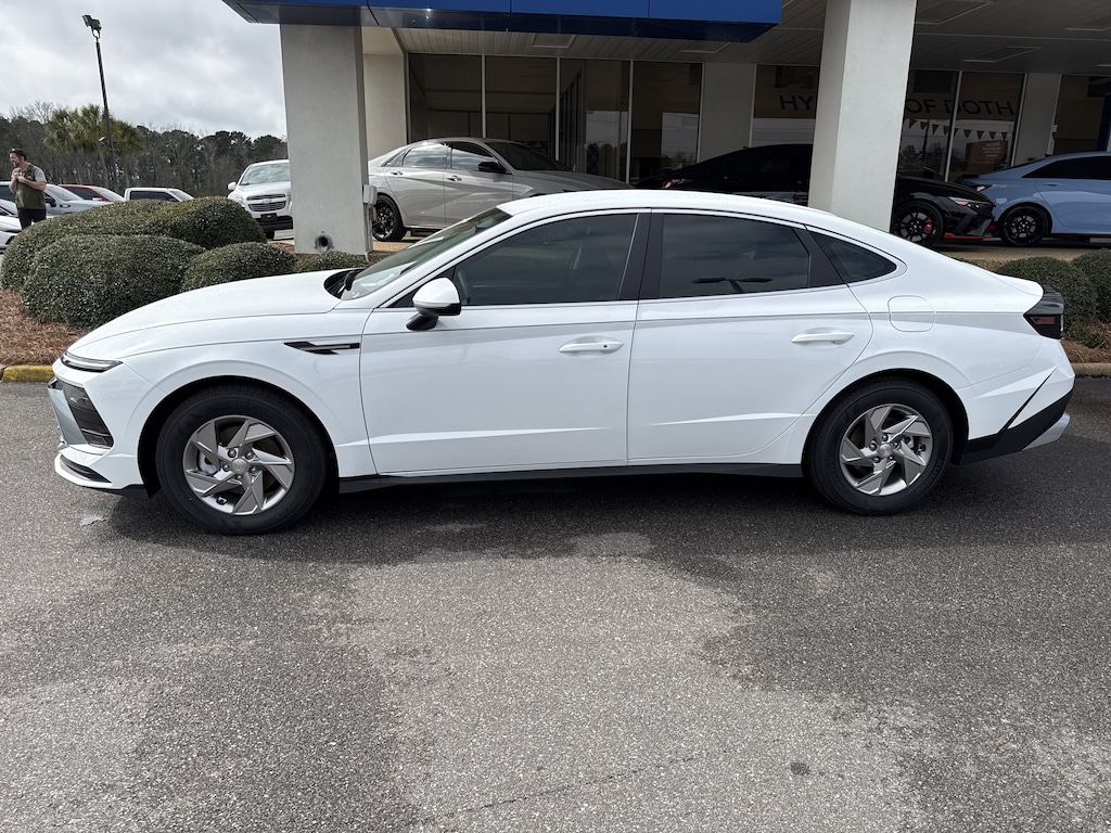 New 2026 Hyundai Sonata SE Sedan