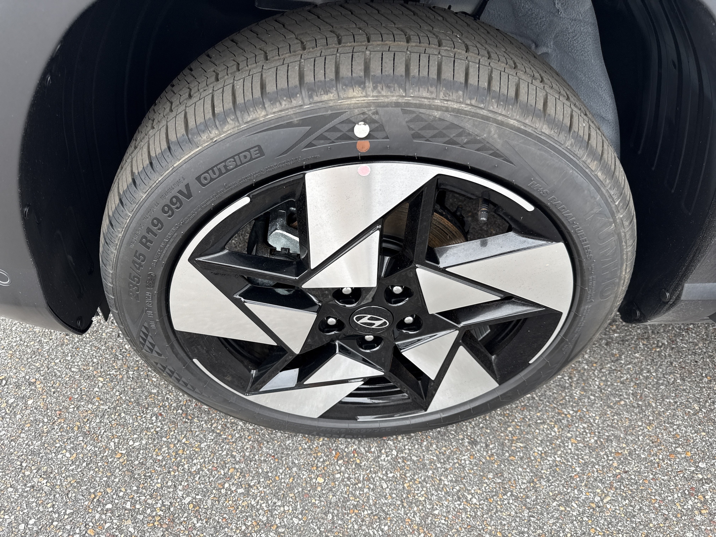 2026 Hyundai Kona Limited - Photo 18