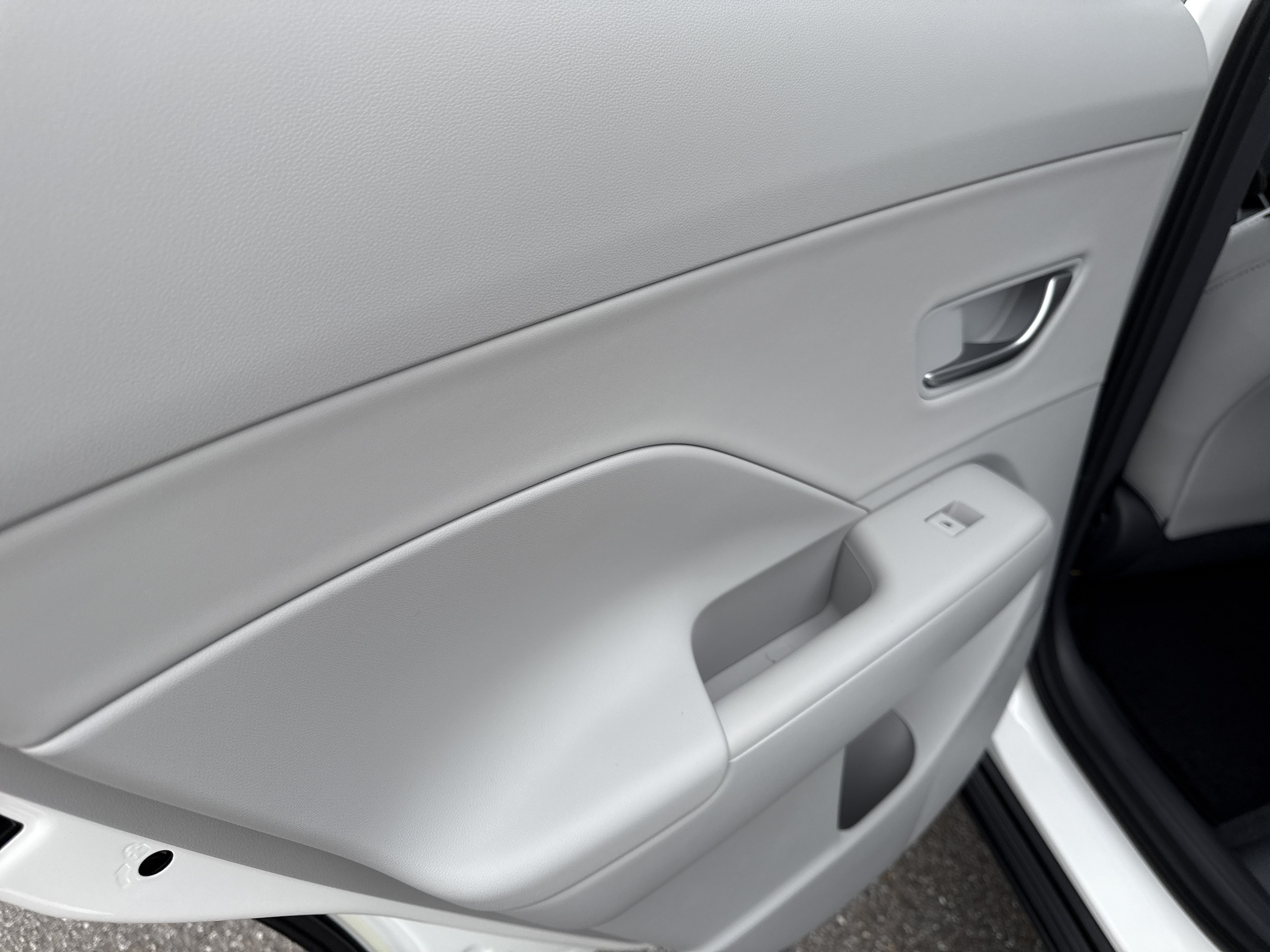 2026 Hyundai Kona Limited - Photo 10