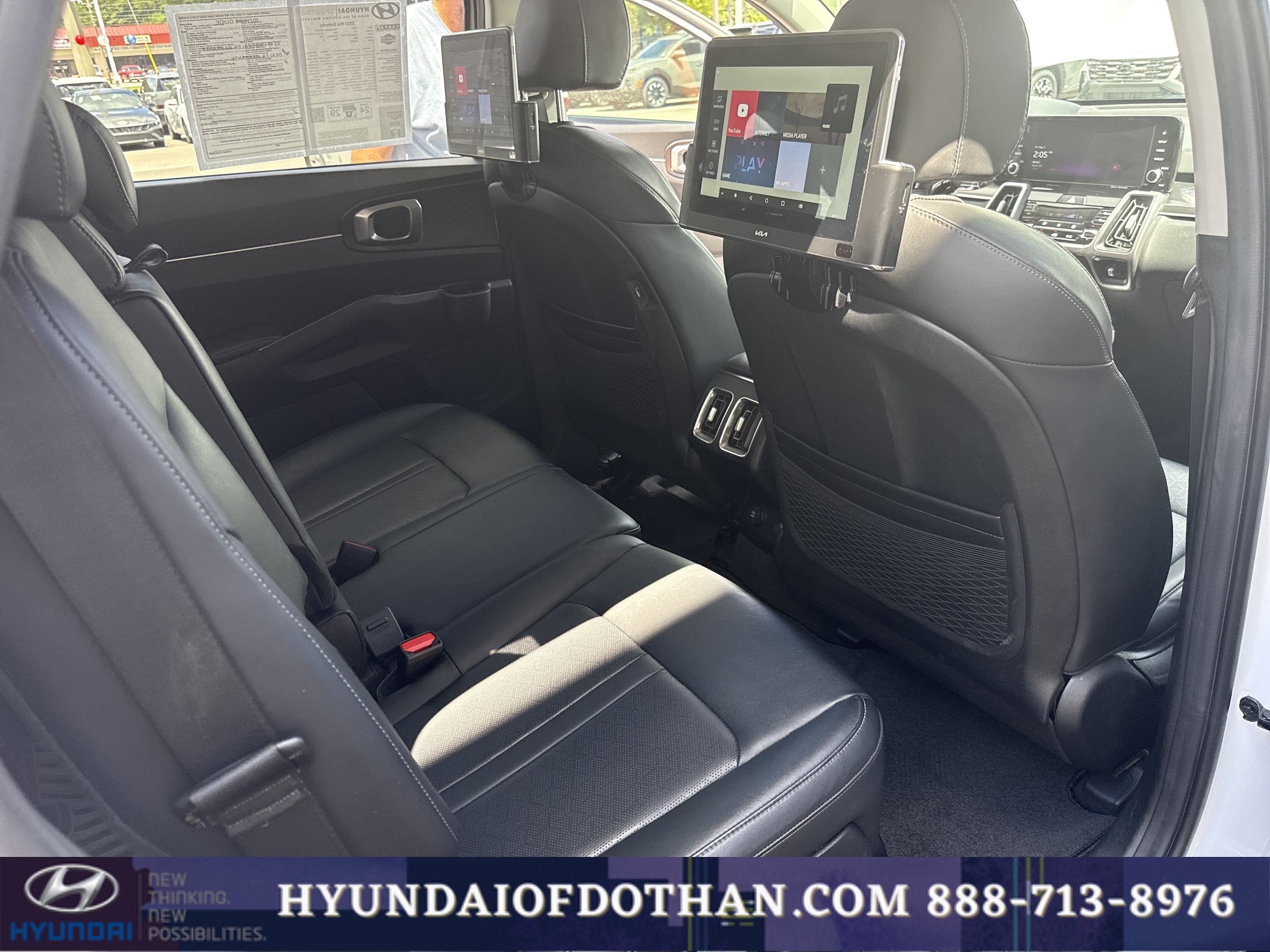 2023 Kia Sorento S - Photo 14